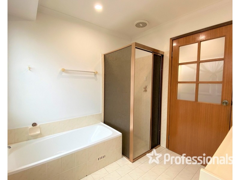 13 Carbine Close, Casula NSW 2170