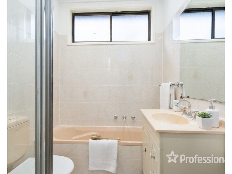 60 Fitzpatrick Crescent, Casula NSW 2170