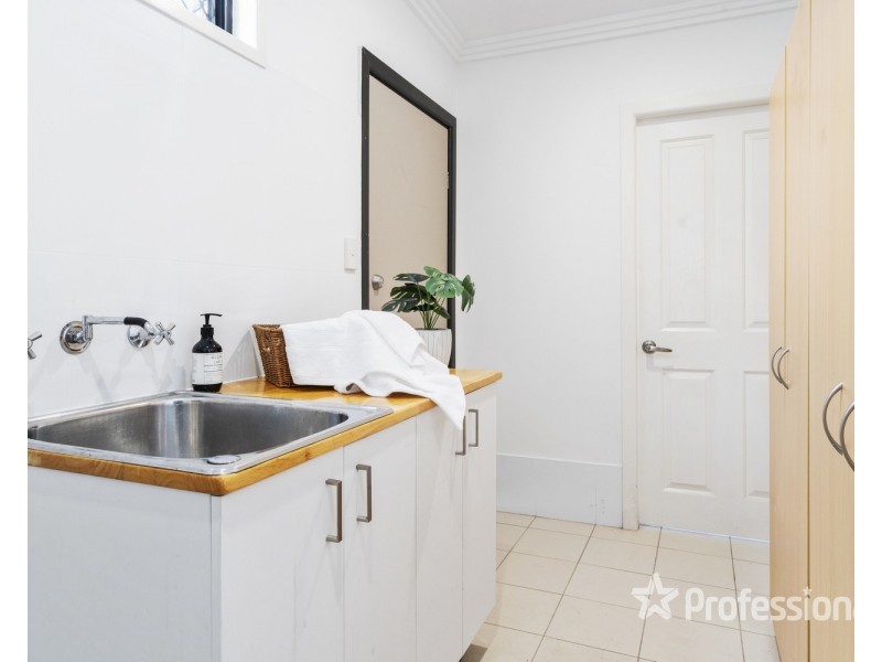 60 Fitzpatrick Crescent, Casula NSW 2170