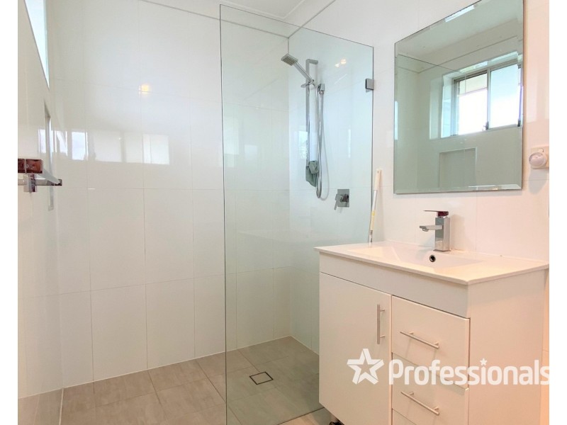 6B Simpson Avenue, Casula NSW 2170