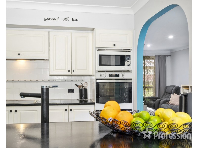 2 Boobook Place, Ingleburn NSW 2565