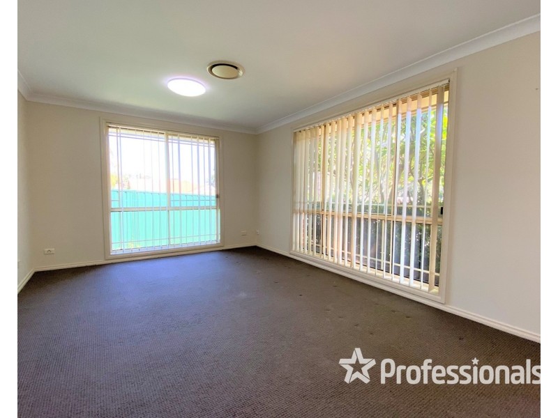 1 Yarra Place, Prestons NSW 2170
