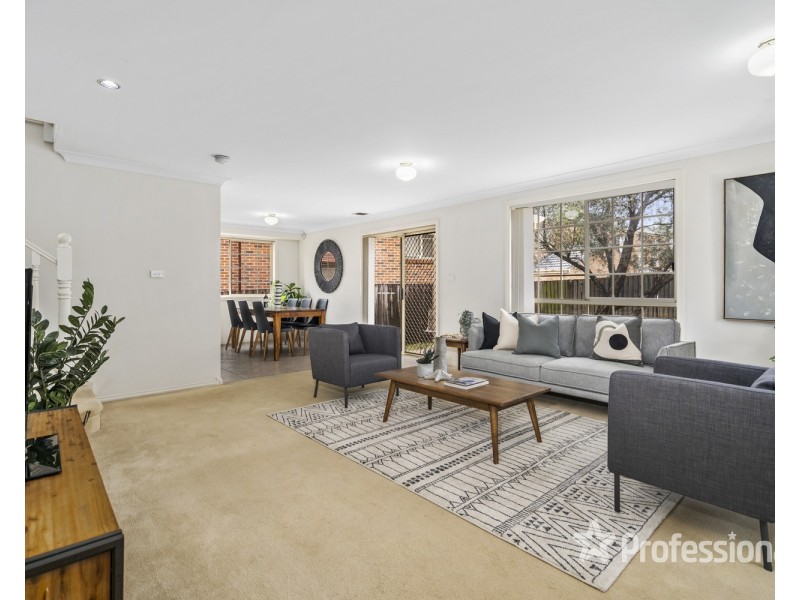 2B Hardy Place, Casula NSW 2170