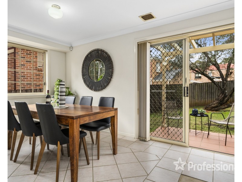 2B Hardy Place, Casula NSW 2170