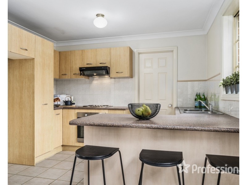 2B Hardy Place, Casula NSW 2170