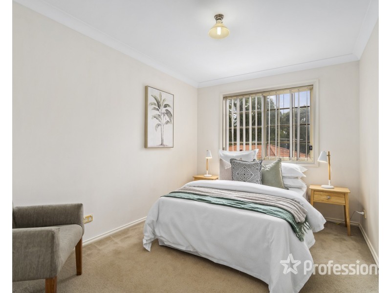 2B Hardy Place, Casula NSW 2170