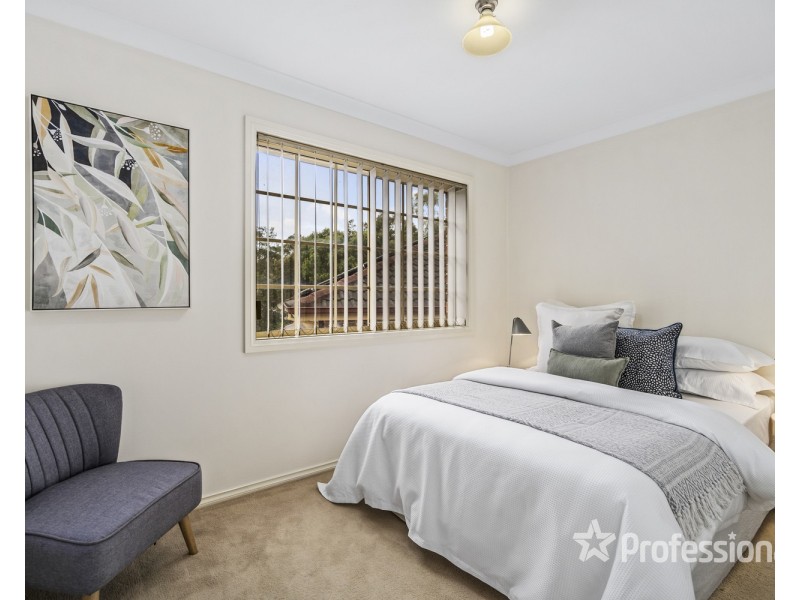 2B Hardy Place, Casula NSW 2170