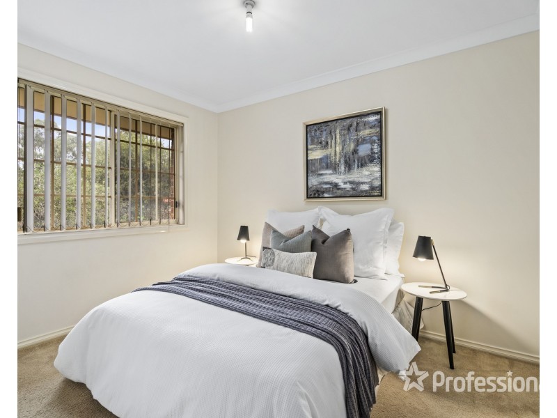 2B Hardy Place, Casula NSW 2170