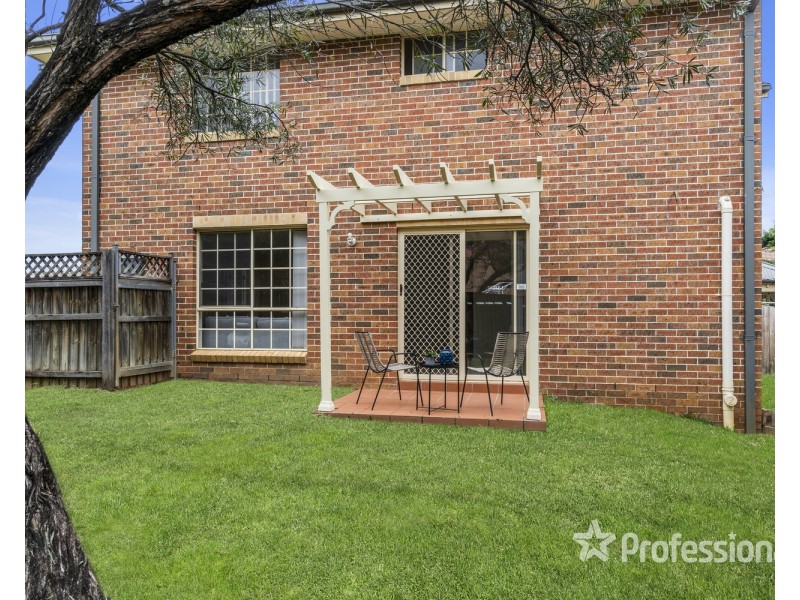 2B Hardy Place, Casula NSW 2170