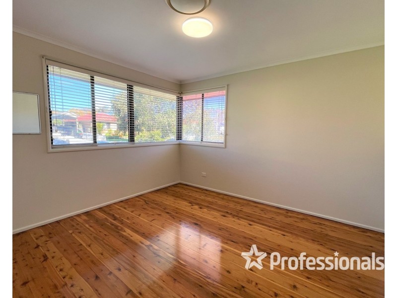 8 Grose Avenue, Lurnea NSW 2170