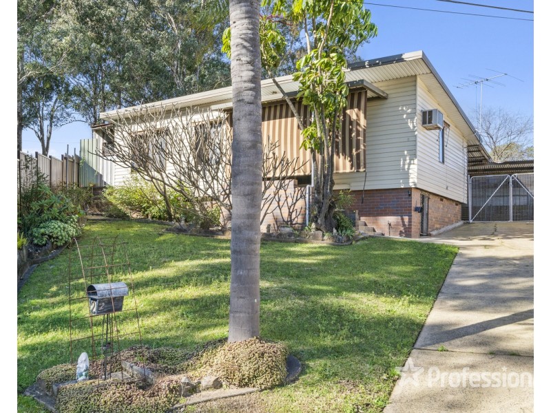 2 Hazel Avenue, Lurnea NSW 2170
