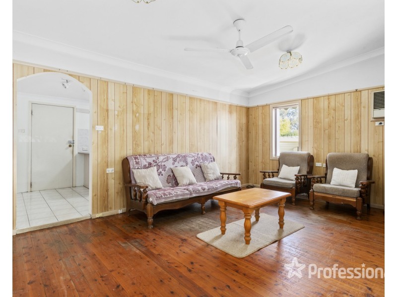 2 Hazel Avenue, Lurnea NSW 2170