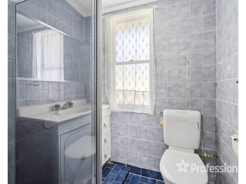 2 Hazel Avenue, Lurnea NSW 2170