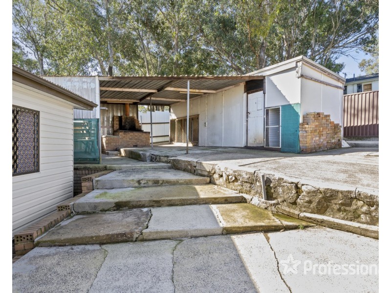 2 Hazel Avenue, Lurnea NSW 2170