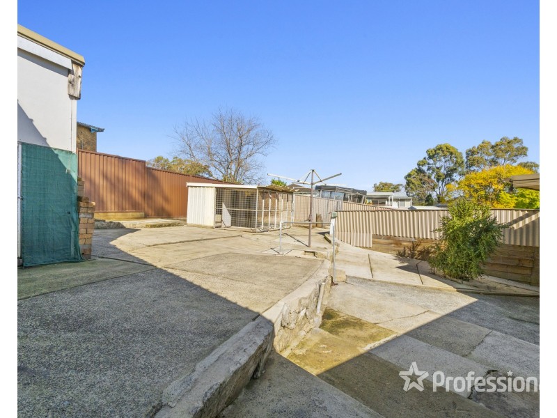 2 Hazel Avenue, Lurnea NSW 2170