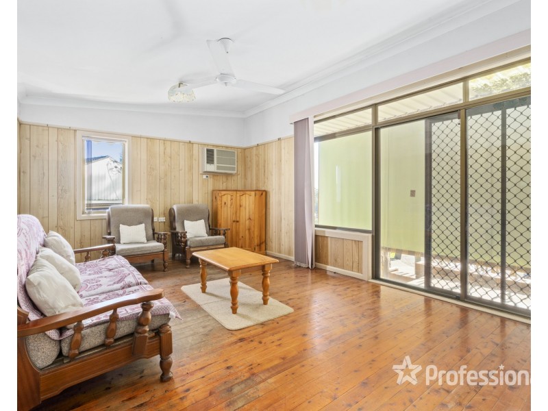 2 Hazel Avenue, Lurnea NSW 2170