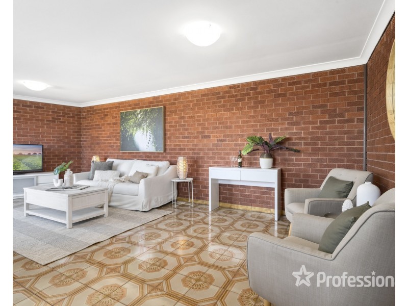 18 Segefield Place, Casula NSW 2170