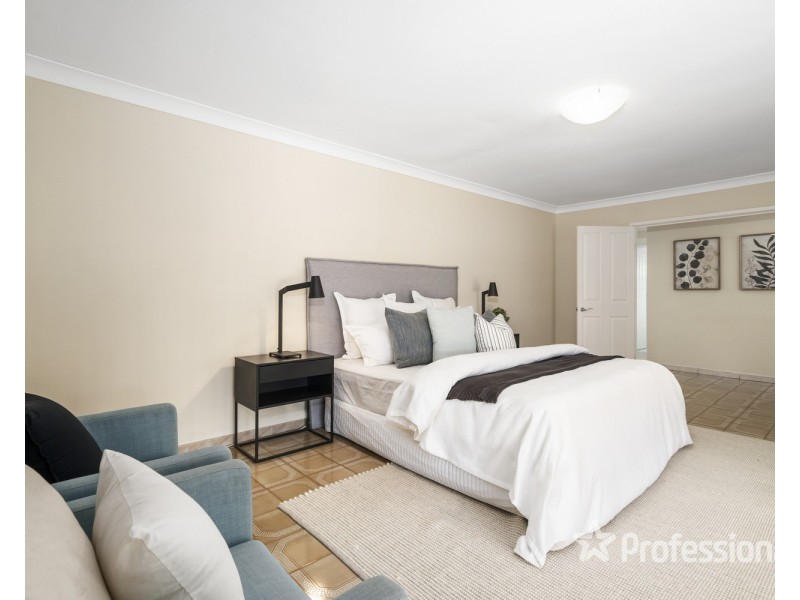 18 Segefield Place, Casula NSW 2170