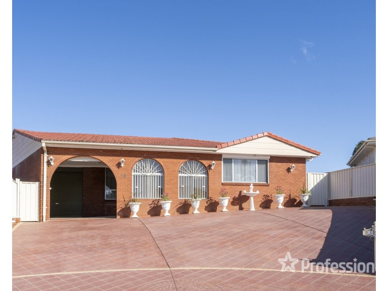 18 Segefield Place, Casula NSW 2170