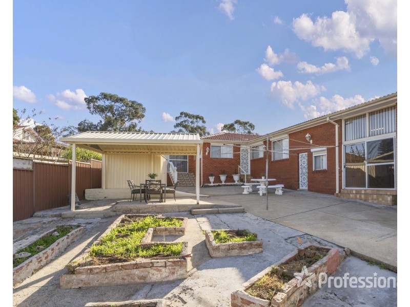 18 Segefield Place, Casula NSW 2170