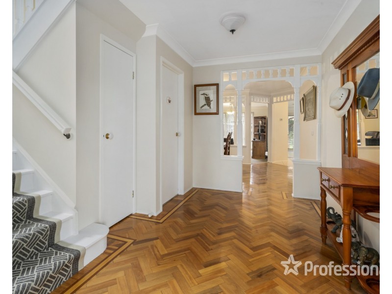 4 Magnolia Close, Casula NSW 2170