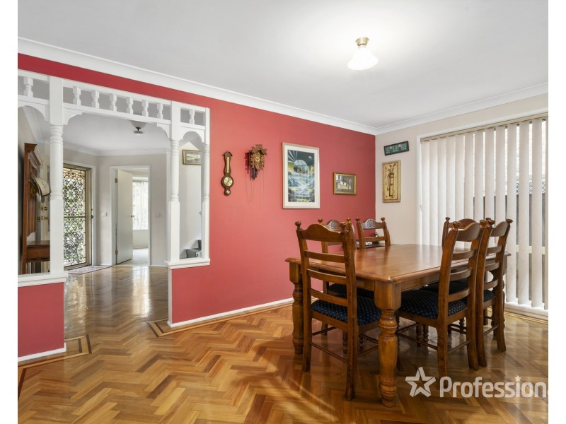 4 Magnolia Close, Casula NSW 2170