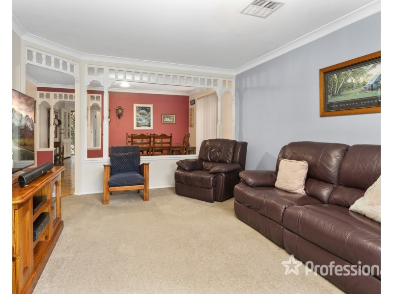 4 Magnolia Close, Casula NSW 2170