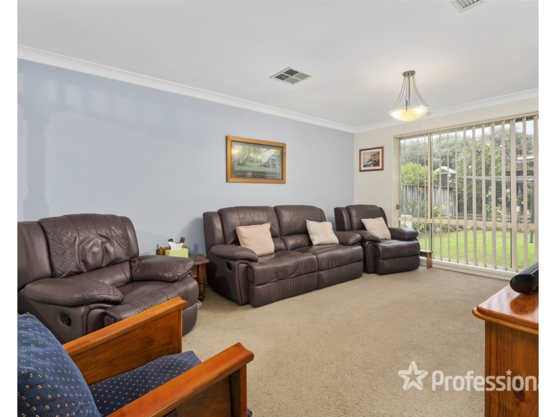 4 Magnolia Close, Casula NSW 2170