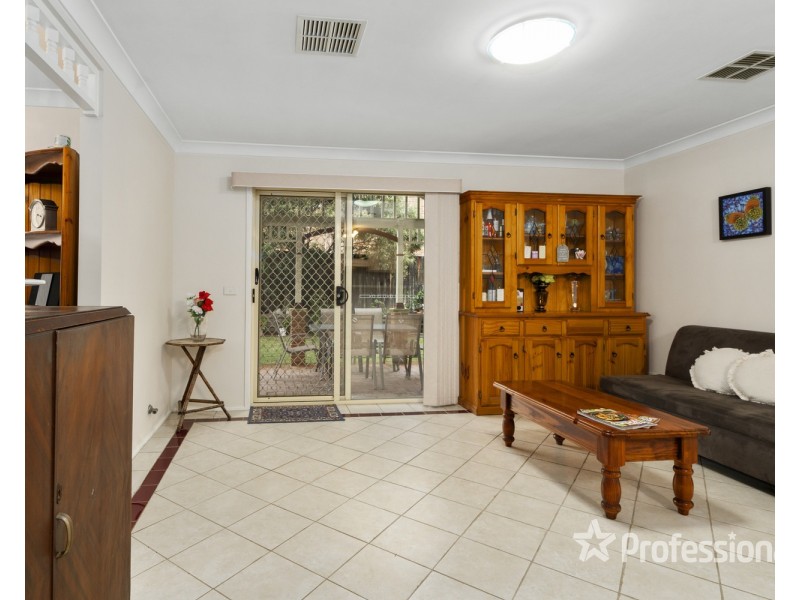 4 Magnolia Close, Casula NSW 2170