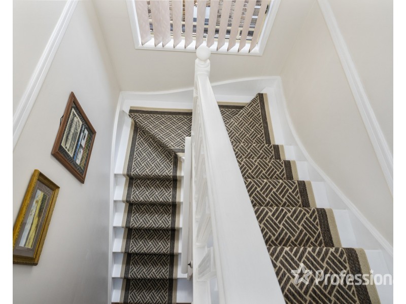 4 Magnolia Close, Casula NSW 2170