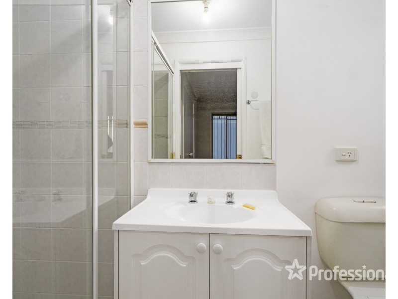 4 Magnolia Close, Casula NSW 2170