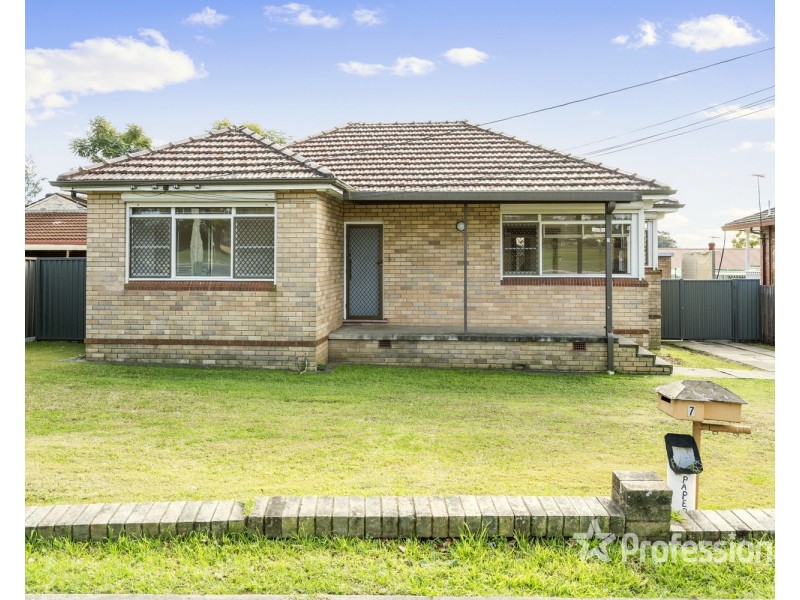 7  Old Kurrajong Road, Casula NSW 2170