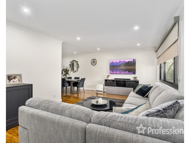 5 Tuscan Place, Casula NSW 2170