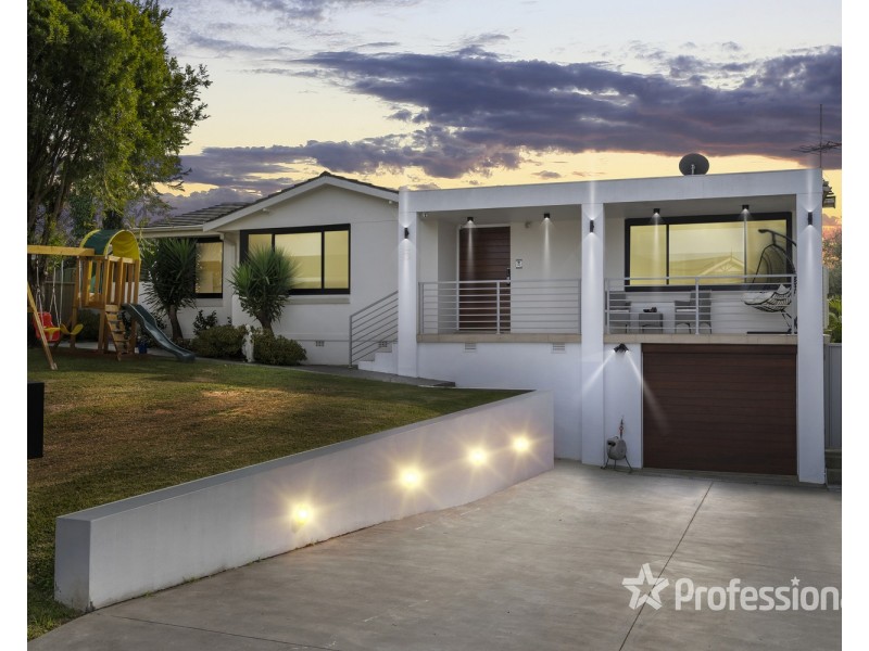 5 Tuscan Place, Casula NSW 2170