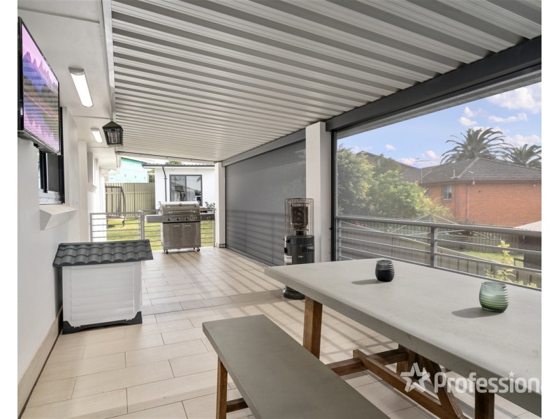 5 Tuscan Place, Casula NSW 2170
