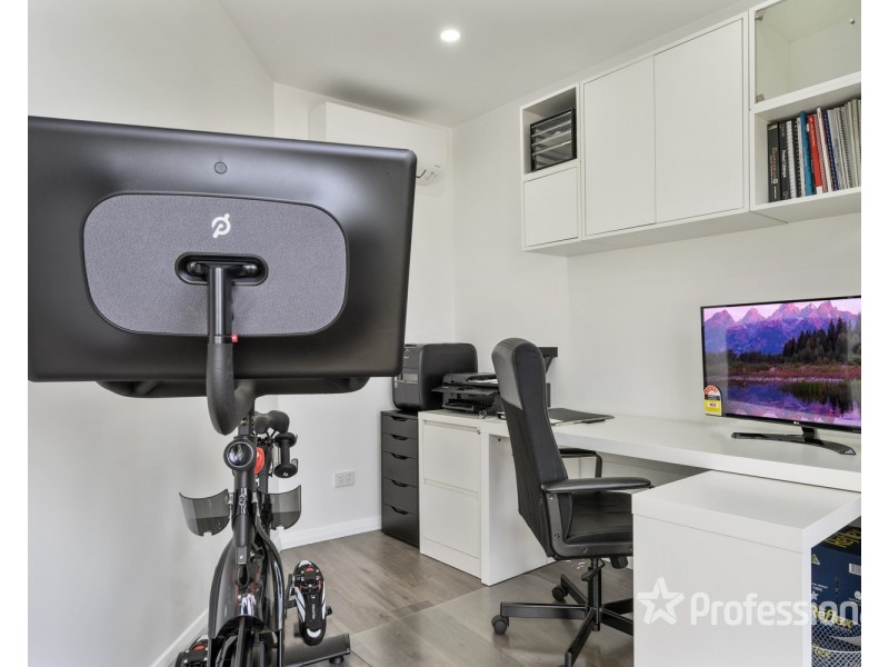 5 Tuscan Place, Casula NSW 2170