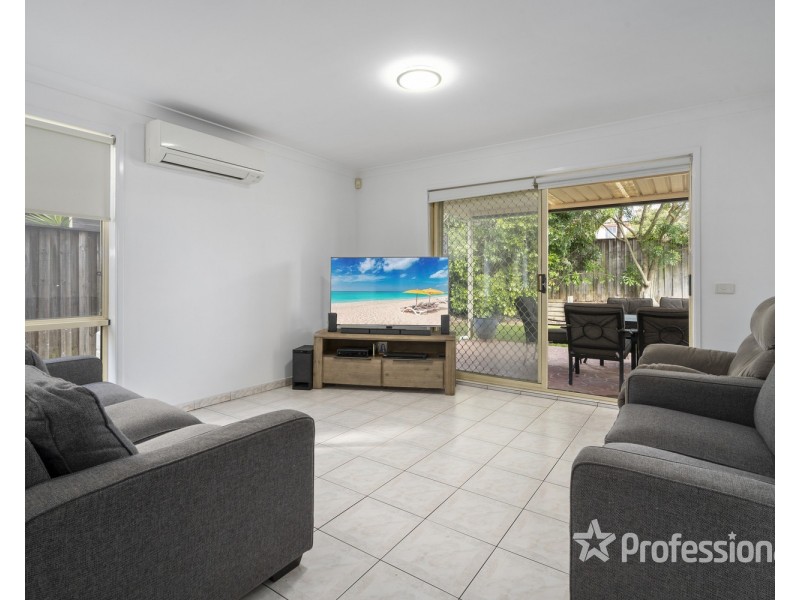 8 Magnolia Close, Casula NSW 2170