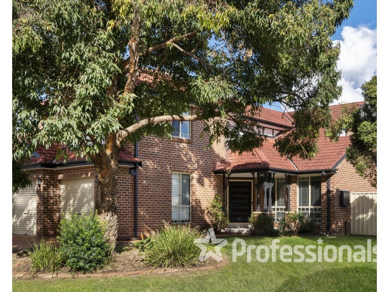 8 Magnolia Close, Casula NSW 2170