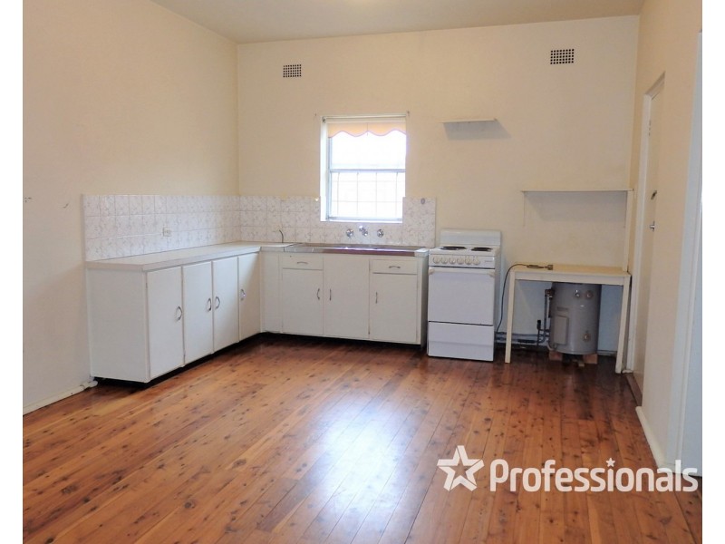 2/8 Christie Street, Liverpool NSW 2170