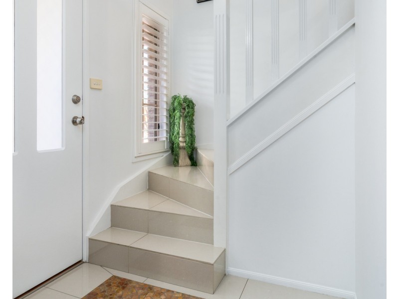 11/12 Pine Road, Casula NSW 2170