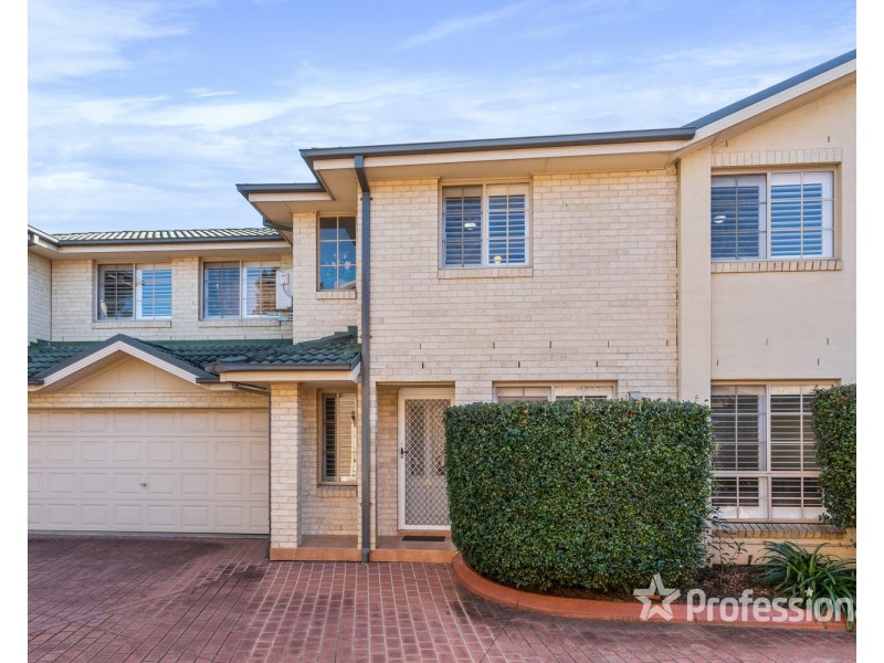 11/12 Pine Road, Casula NSW 2170