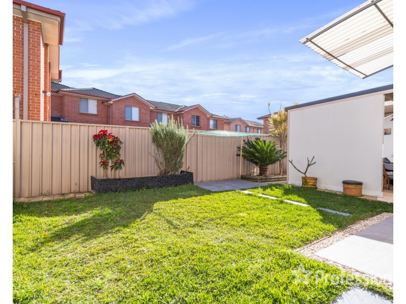 11/12 Pine Road, Casula NSW 2170