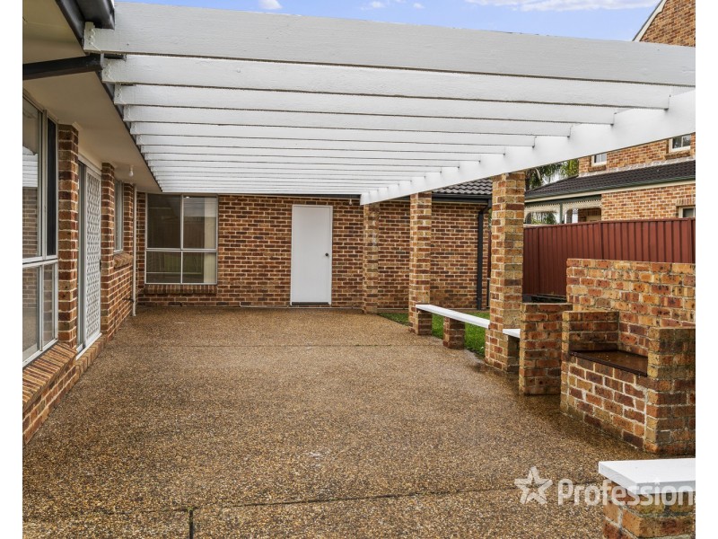 6 Carbine Close, Casula NSW 2170