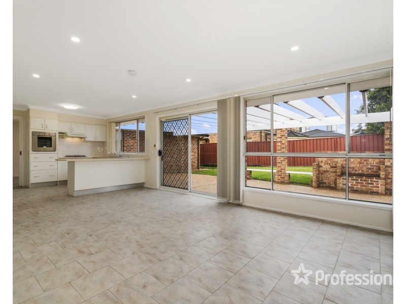 6 Carbine Close, Casula NSW 2170