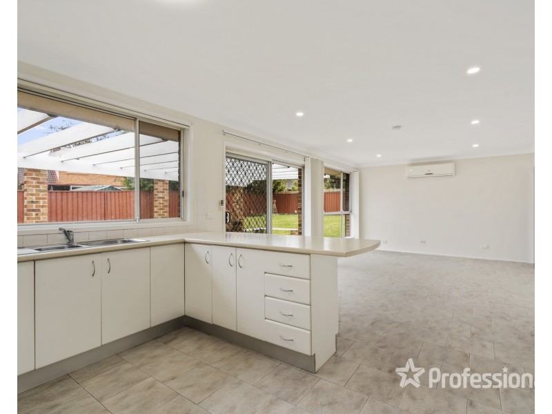 6 Carbine Close, Casula NSW 2170