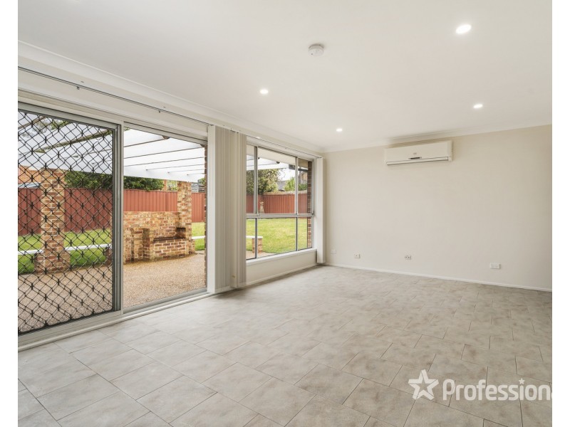 6 Carbine Close, Casula NSW 2170