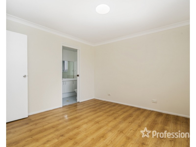 6 Carbine Close, Casula NSW 2170