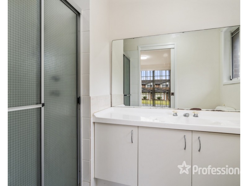 6 Carbine Close, Casula NSW 2170