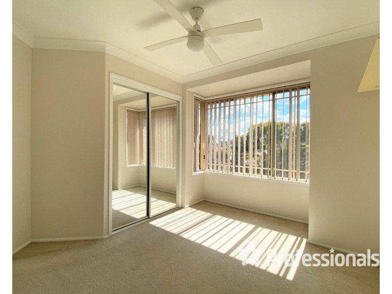 4 Magnolia Close, Casula NSW 2170