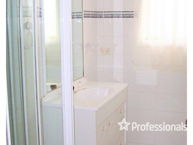 5B Minerva Place, Prestons NSW 2170